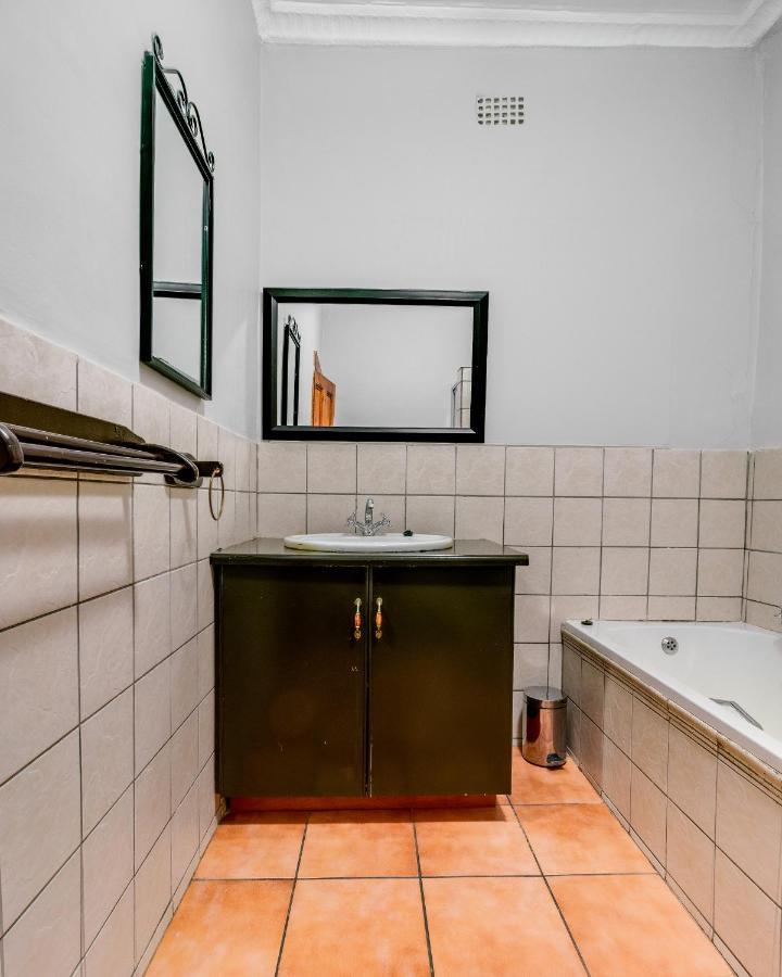 The Nightingale Guesthouse Bloemfontein Eksteriør bilde